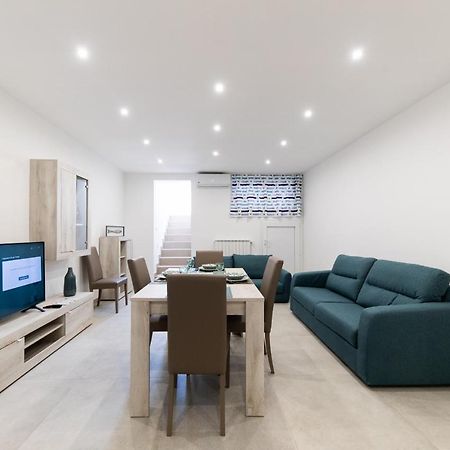 Plume Apartment By Wonderful Italy Bari Bagian luar foto