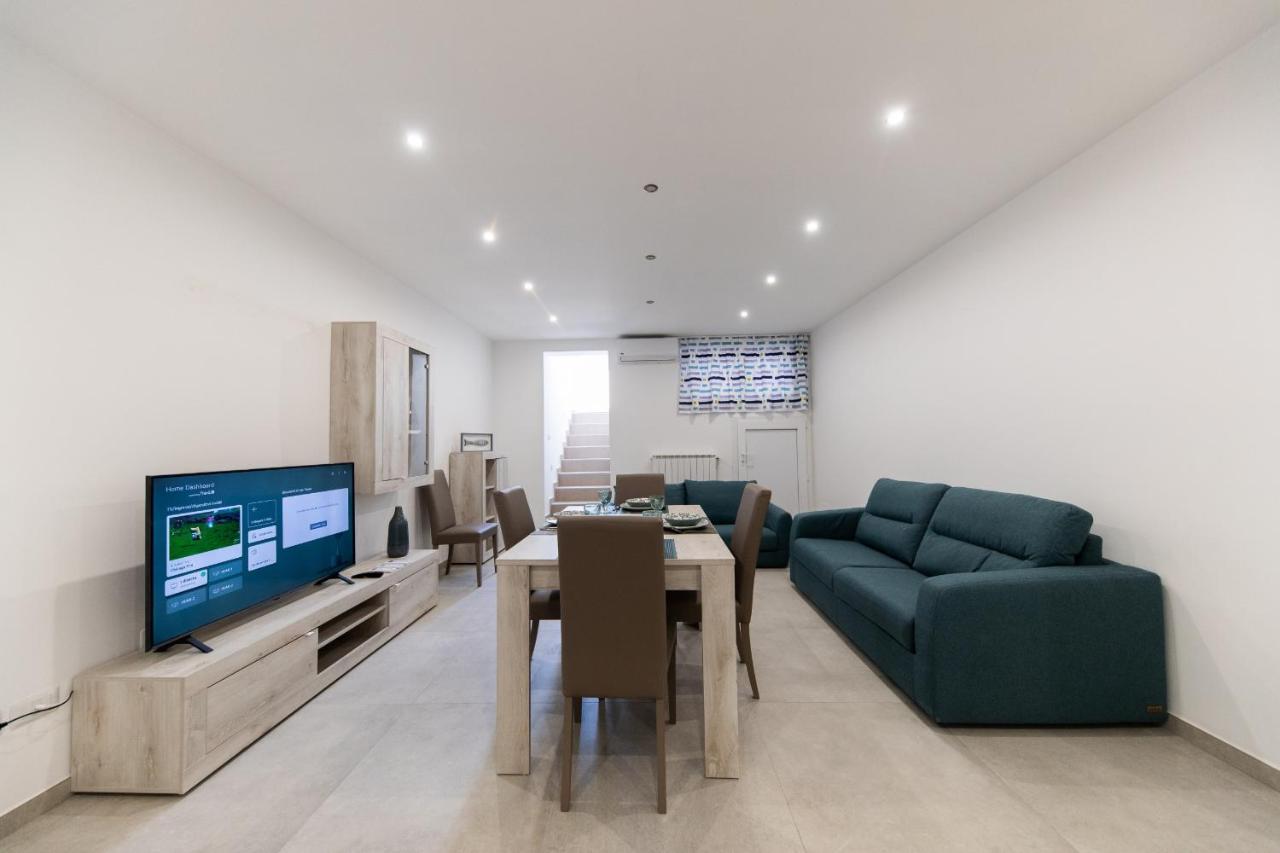 Plume Apartment By Wonderful Italy Bari Bagian luar foto