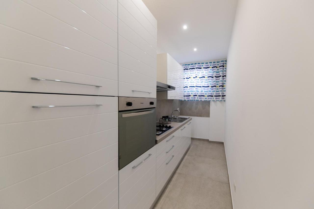 Plume Apartment By Wonderful Italy Bari Bagian luar foto